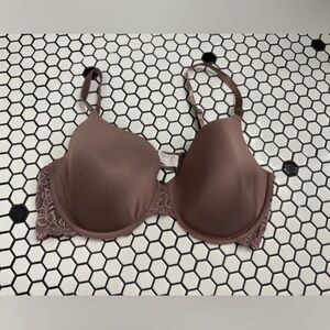 Lilyette lace underwire bra size 40D sweet nothings